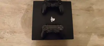 PS4 pro  ideal vəziətdədir.2 konsolu var. 9ay ps plus abunəliyi var.real alıcıya endirim olacaq 🤩