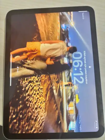 iPad A16 satılır! 🔥 Touch ID işlək, bütün funksiyaları qaydasındadır. Sadəcə cızıqları var. Real alıcıya endirim olacaq!