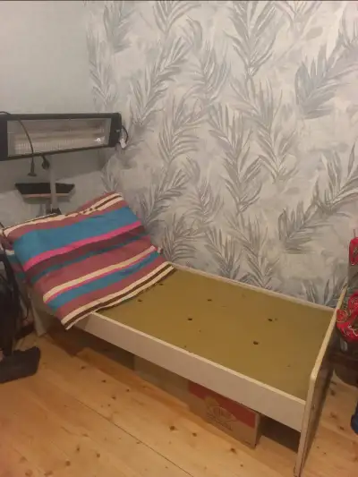 Uşaqlar üzün çarpayı