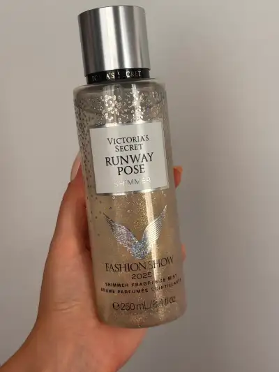 Runway Pose (Shimmer) Victoria’s Secret